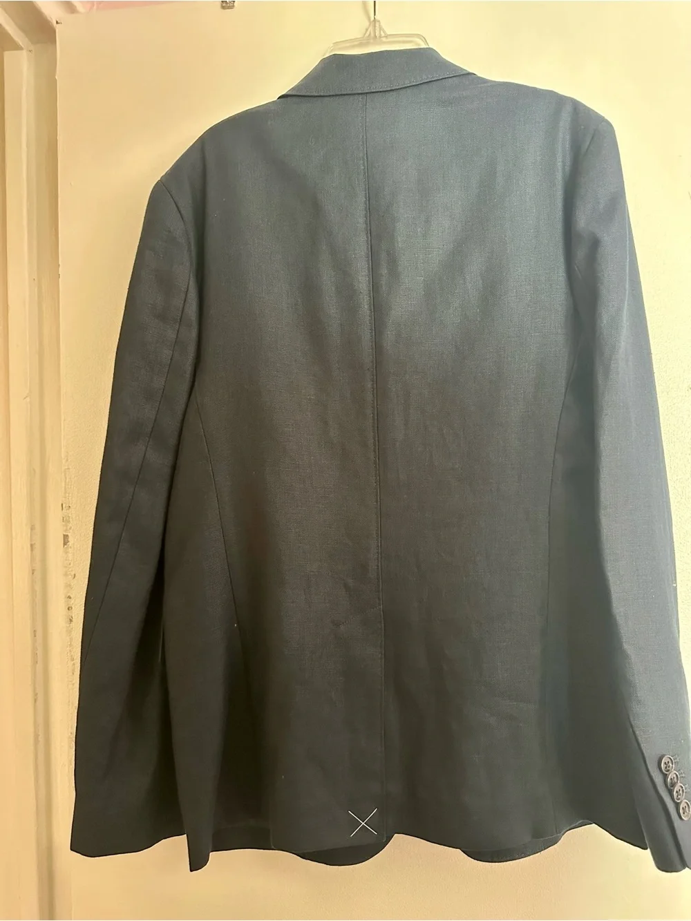 Club Monaco Men’s Summer Linen Blazer in Navy